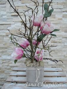 jarní dekorace umělá magnolie